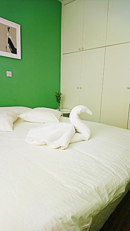H&O Best Apt In Paphos! Екстер'єр фото